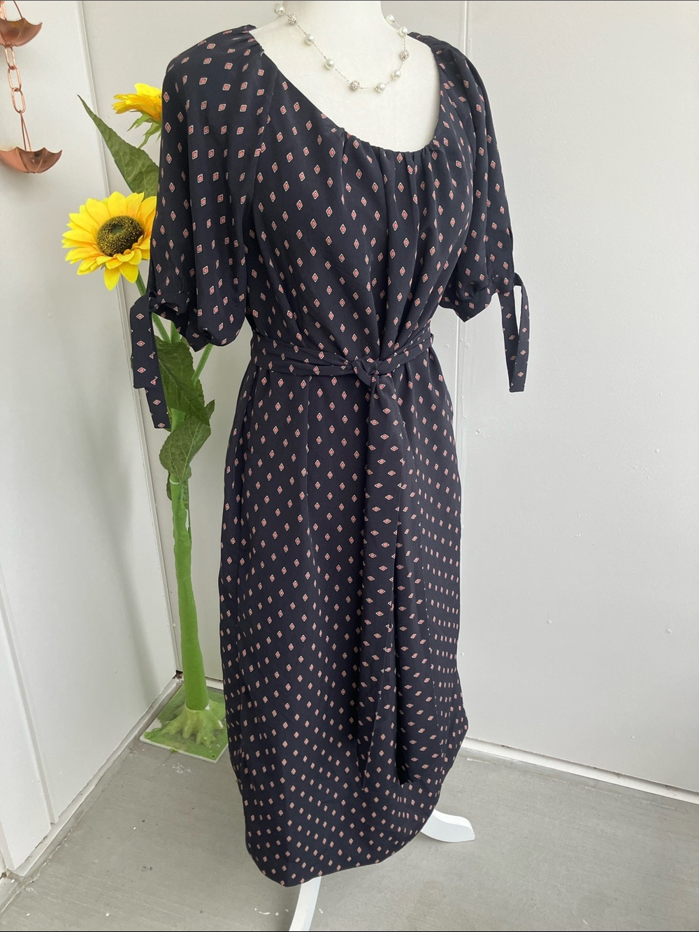 Vintage 70s 80s Dark Gray Puff Sleeve Midi Dress with Pink Diamond Micro Print
